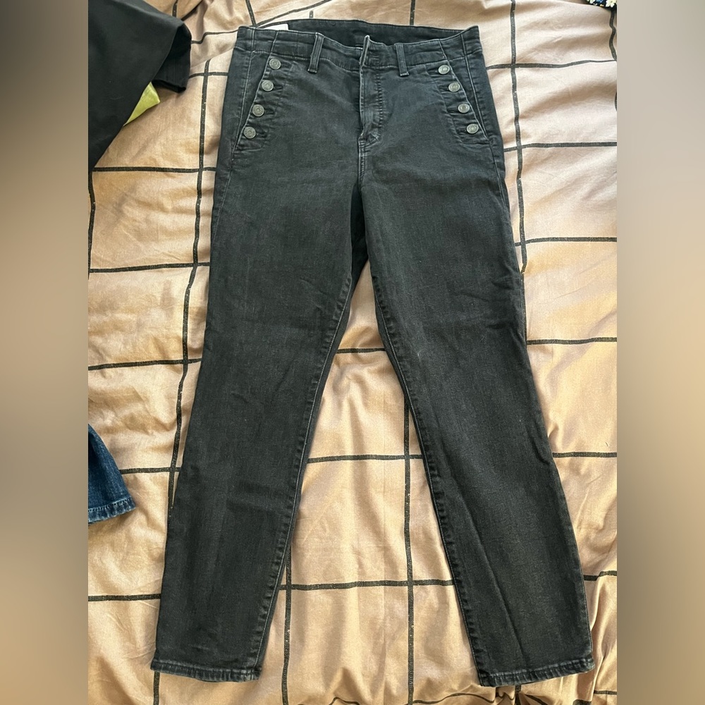 Gap black straight jeans size 31